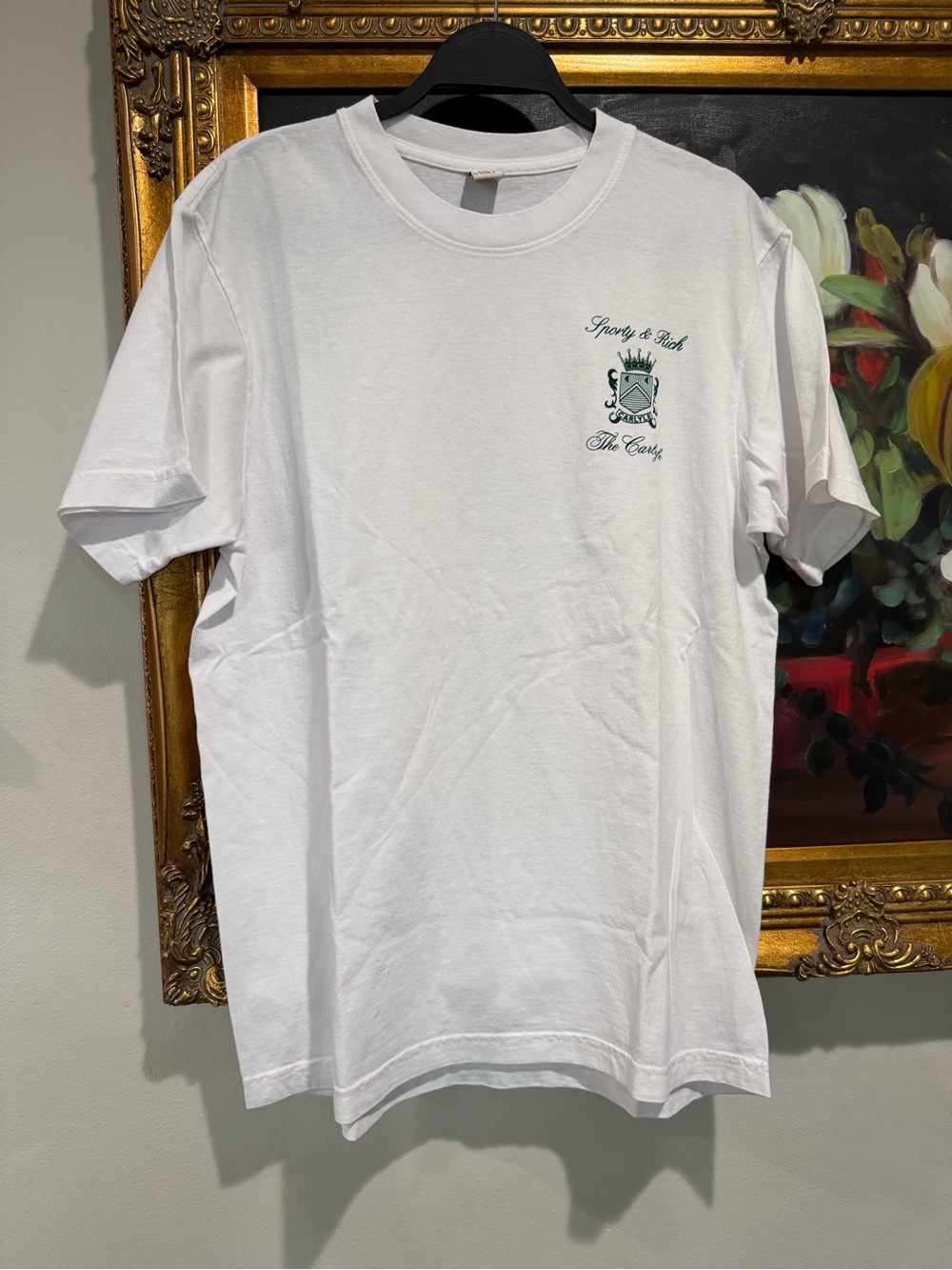 Sporty & Rich White Short-Sleeve Crew Tee with Green Crest